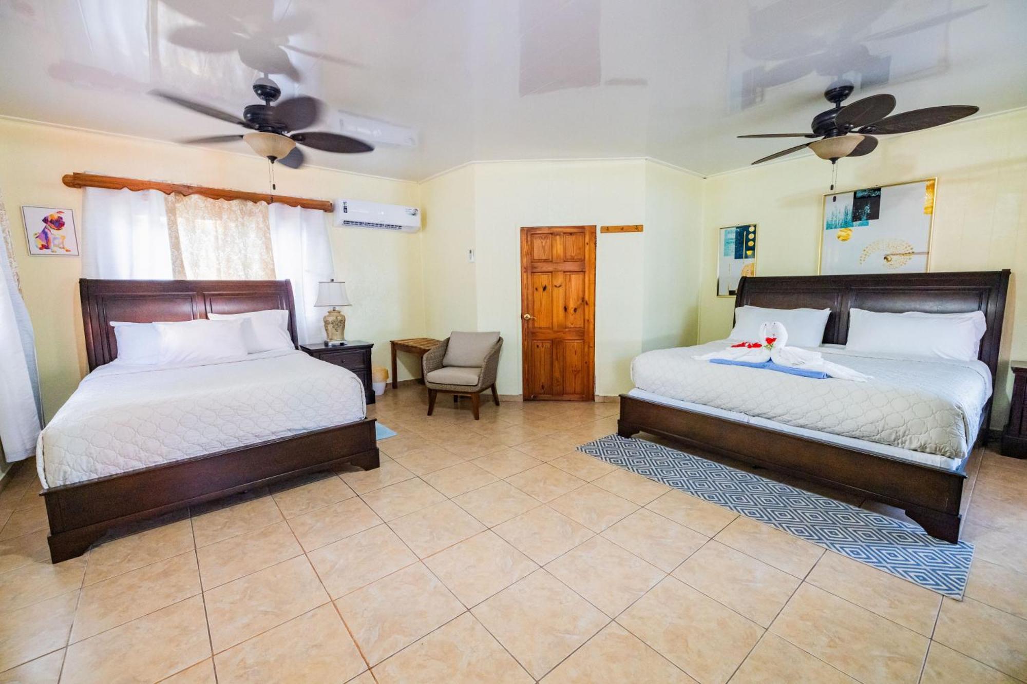 Blue Marlin Beach Resort Dangriga Zewnętrze zdjęcie