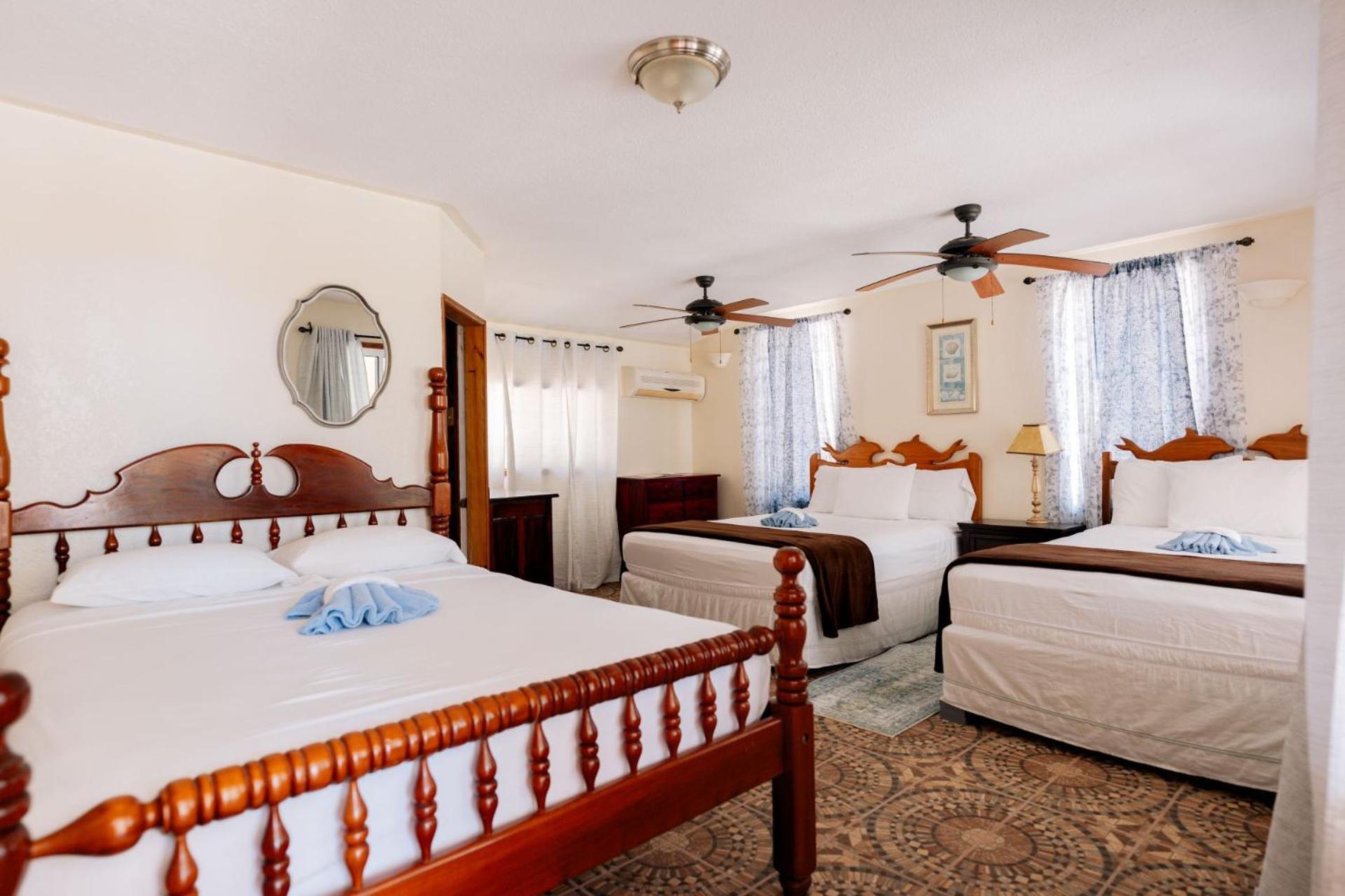 Blue Marlin Beach Resort Dangriga Zewnętrze zdjęcie